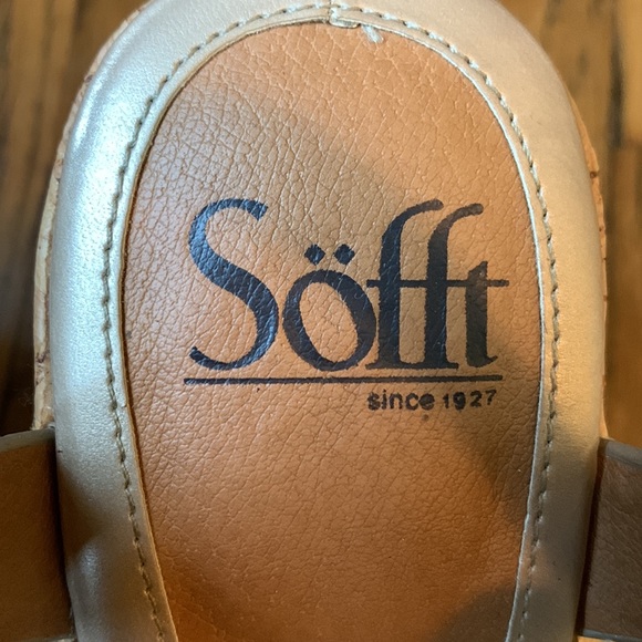 Golden colored platforms - Picture 3 of 8